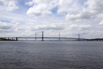 Old and New Forth Road Bridge 01